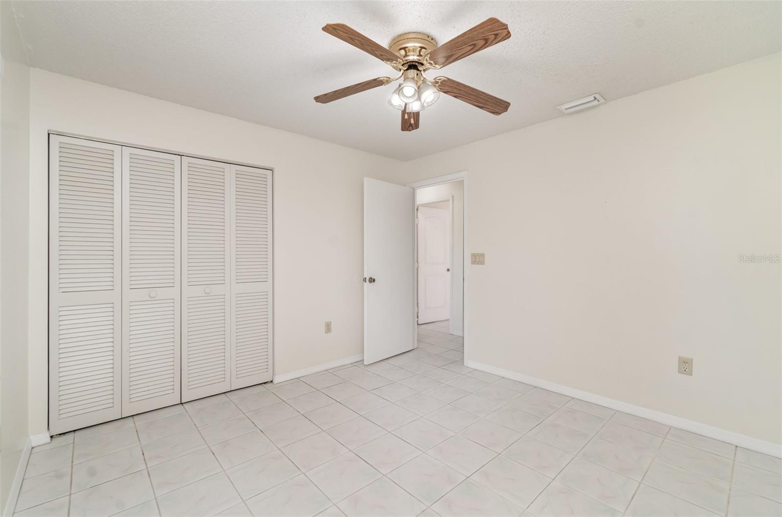 Image 24 of 42 For 1130 Strasburg Drive