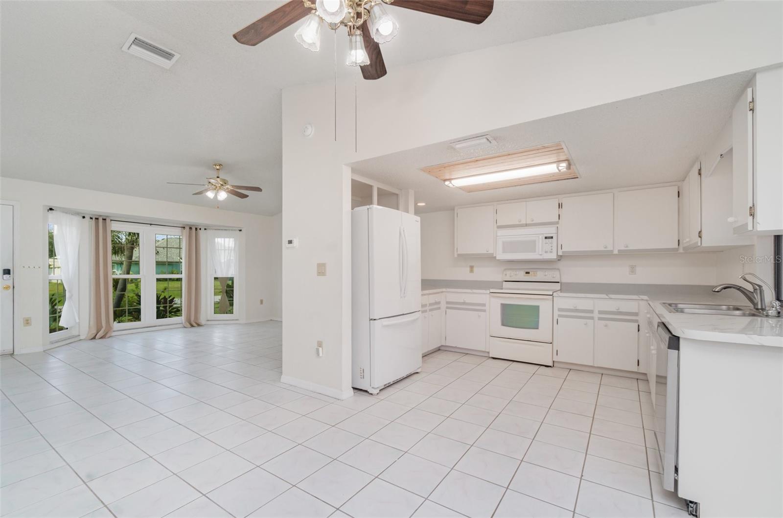 Image 7 of 42 For 1130 Strasburg Drive