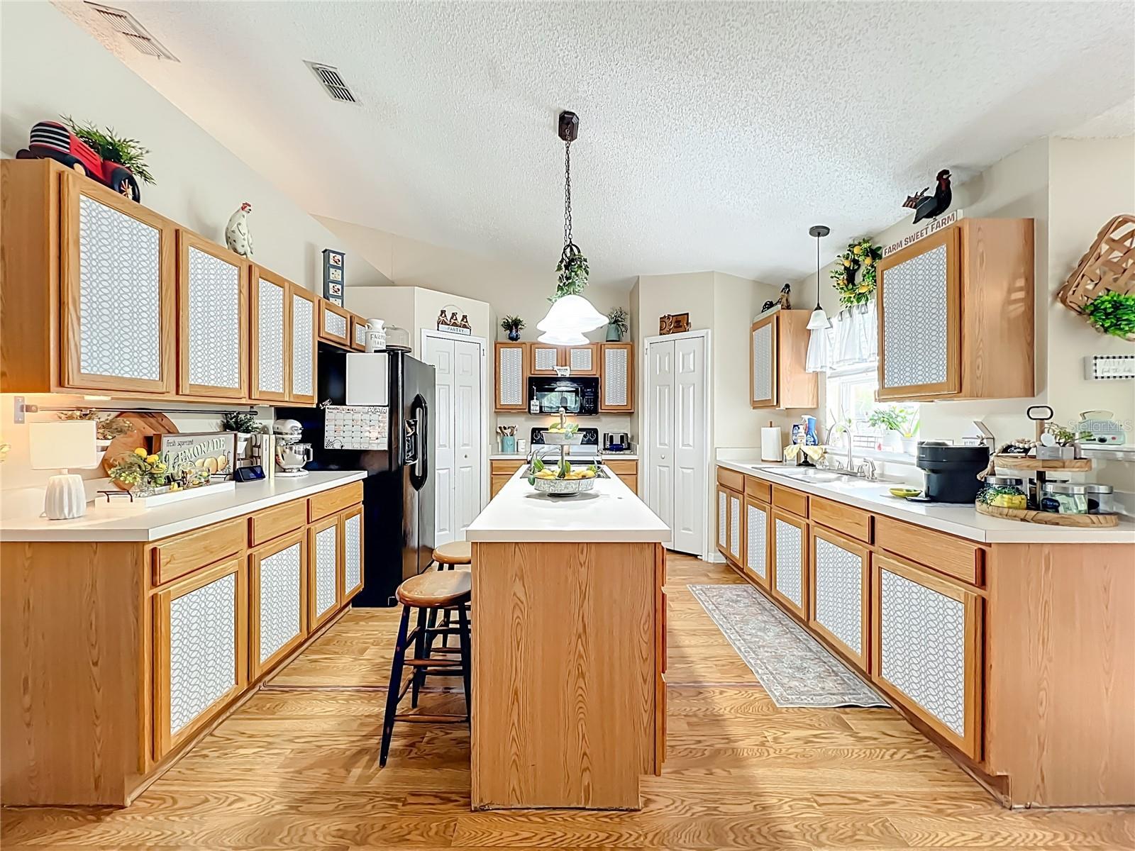 Image 33 of 65 For 3165 Noah Court