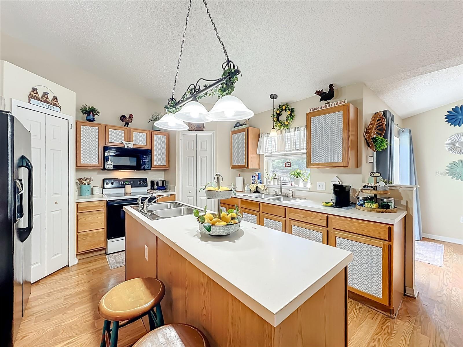 Image 36 of 65 For 3165 Noah Court