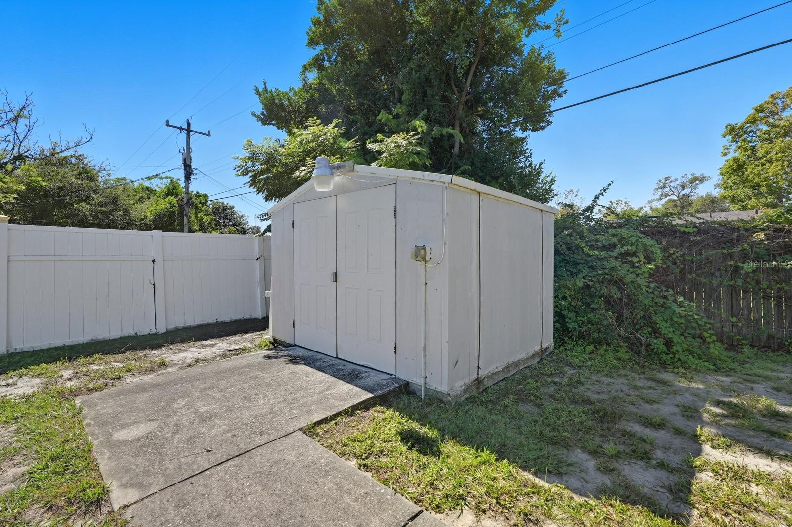 Image 36 of 44 For 814 Lewis Drive