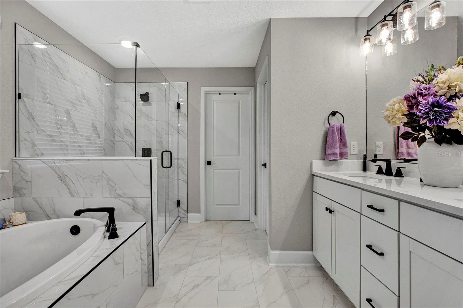 Image 18 of 29 For 27 Moana Court S