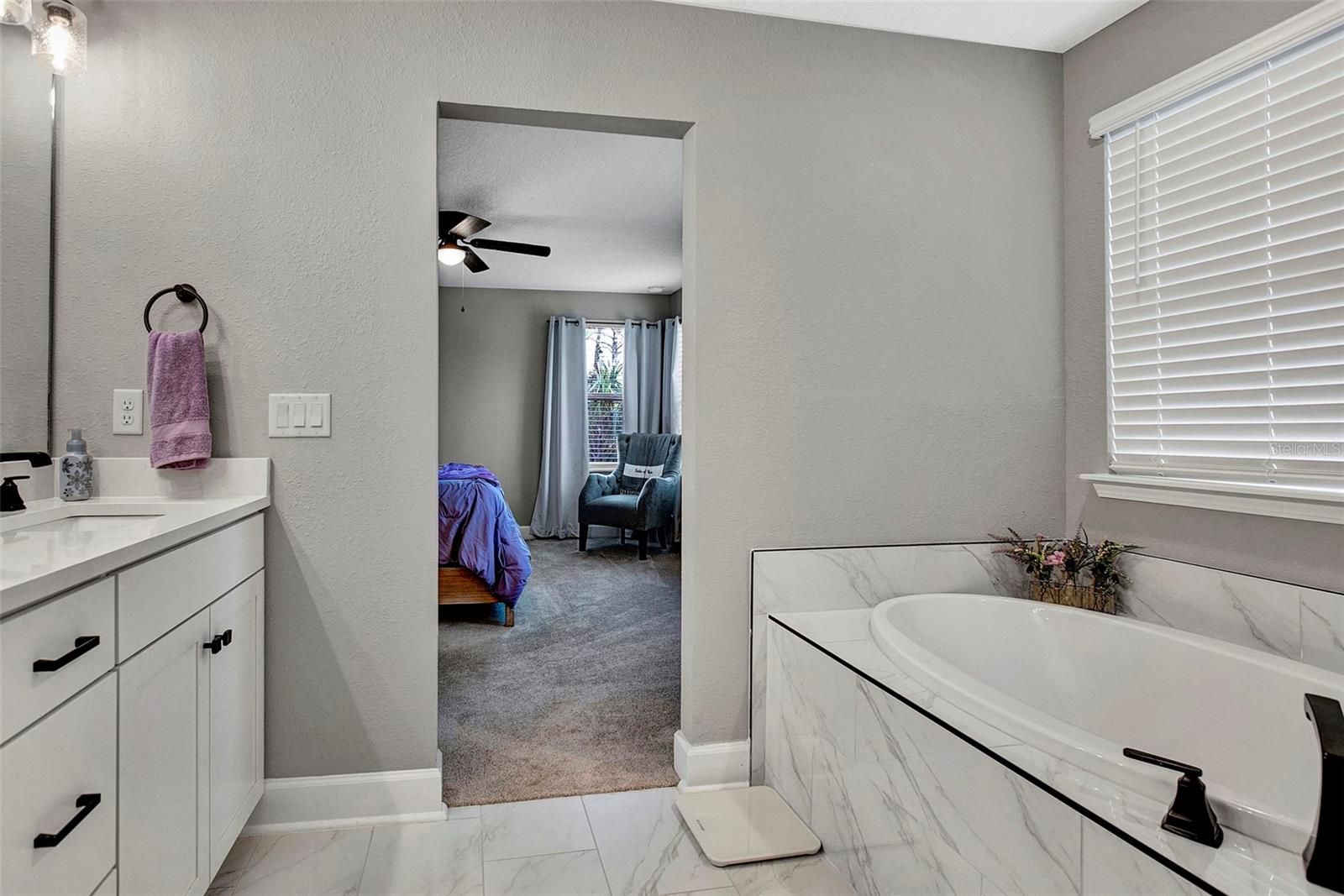 Image 19 of 29 For 27 Moana Court S