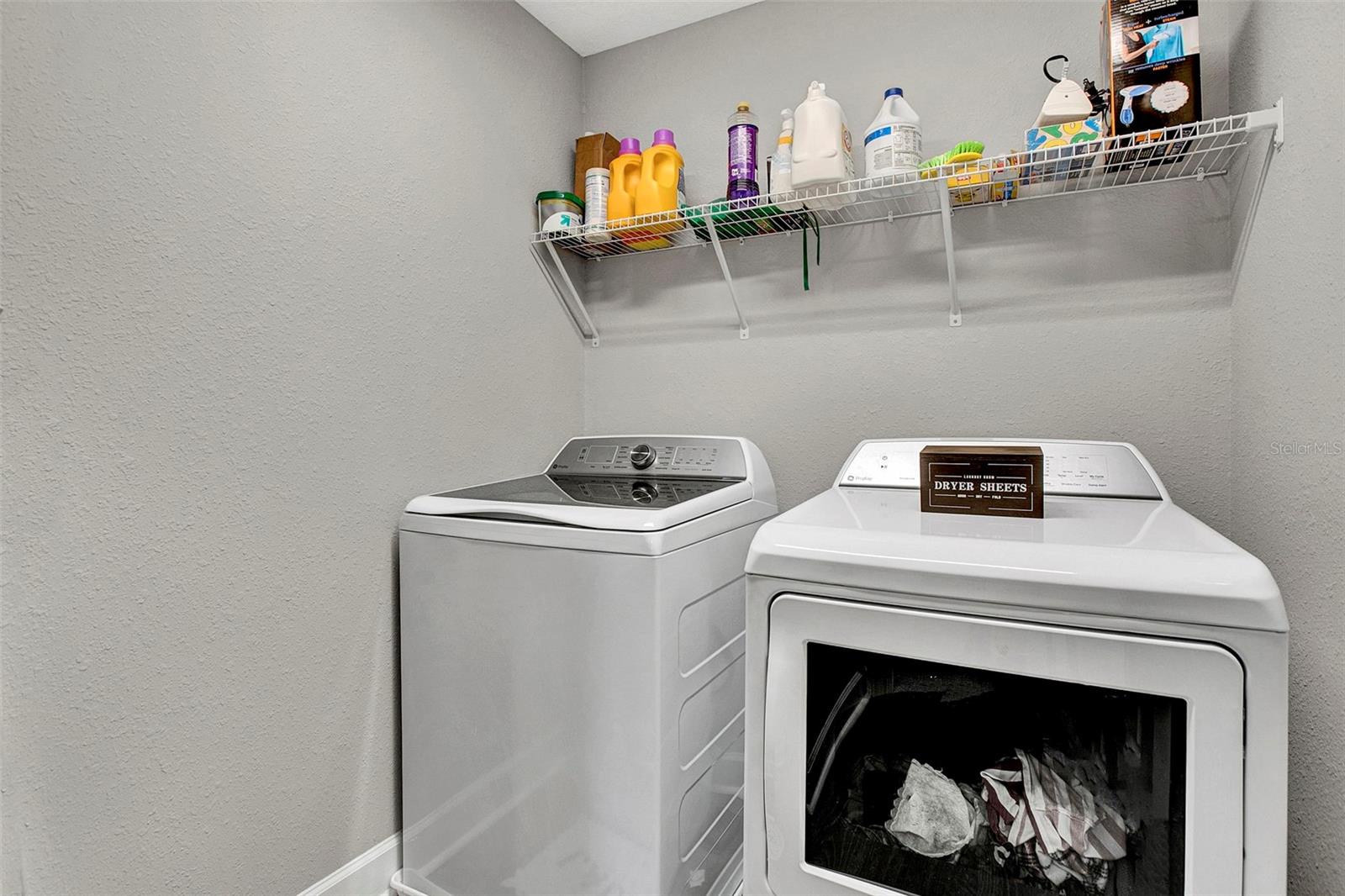 Image 25 of 29 For 27 Moana Court S