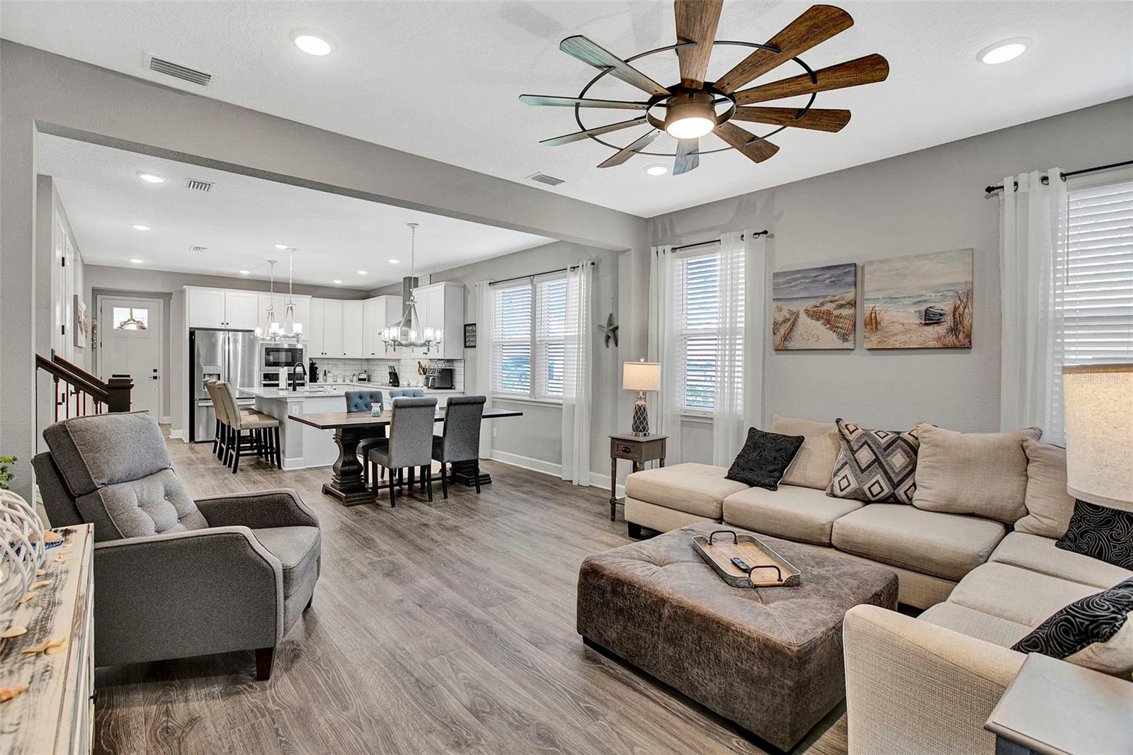 Image 5 of 29 For 27 Moana Court S