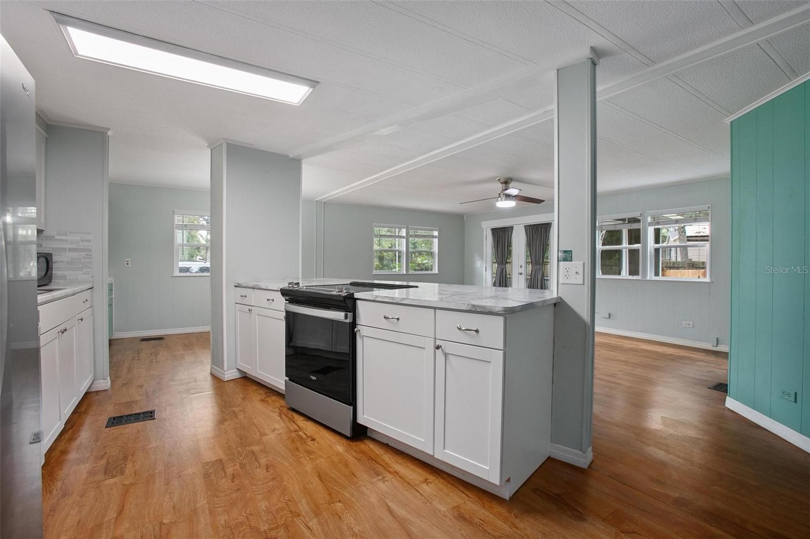 Image 11 of 45 For 24007 River Road