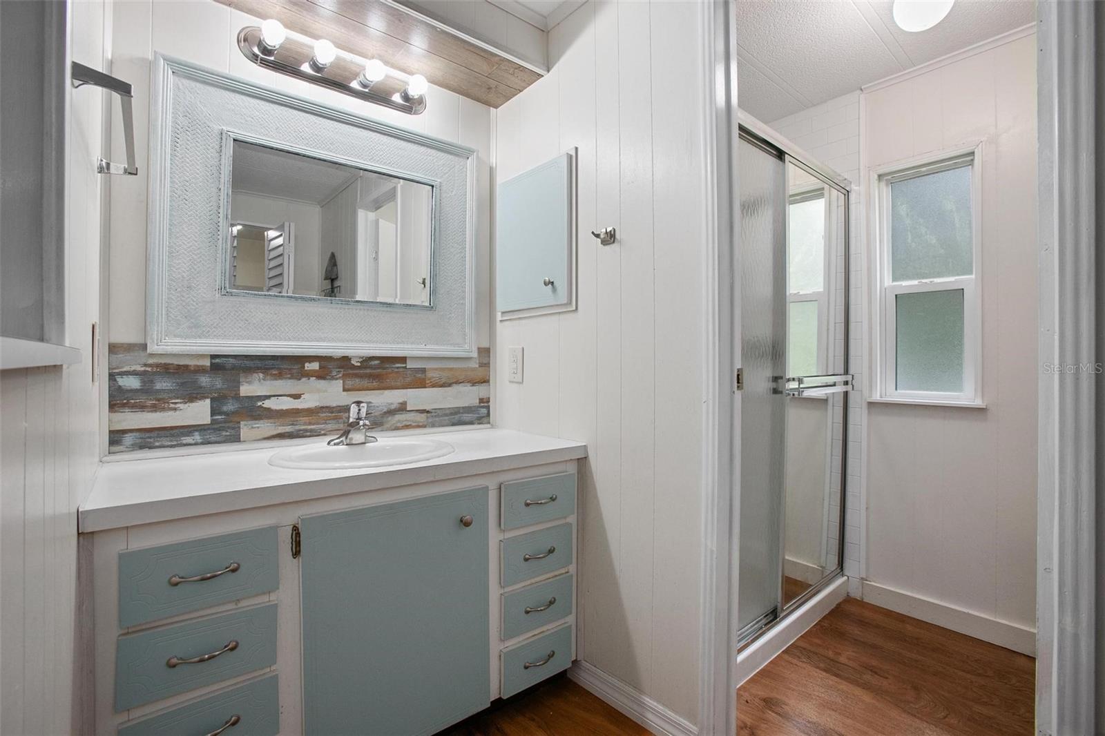 Image 21 of 45 For 24007 River Road