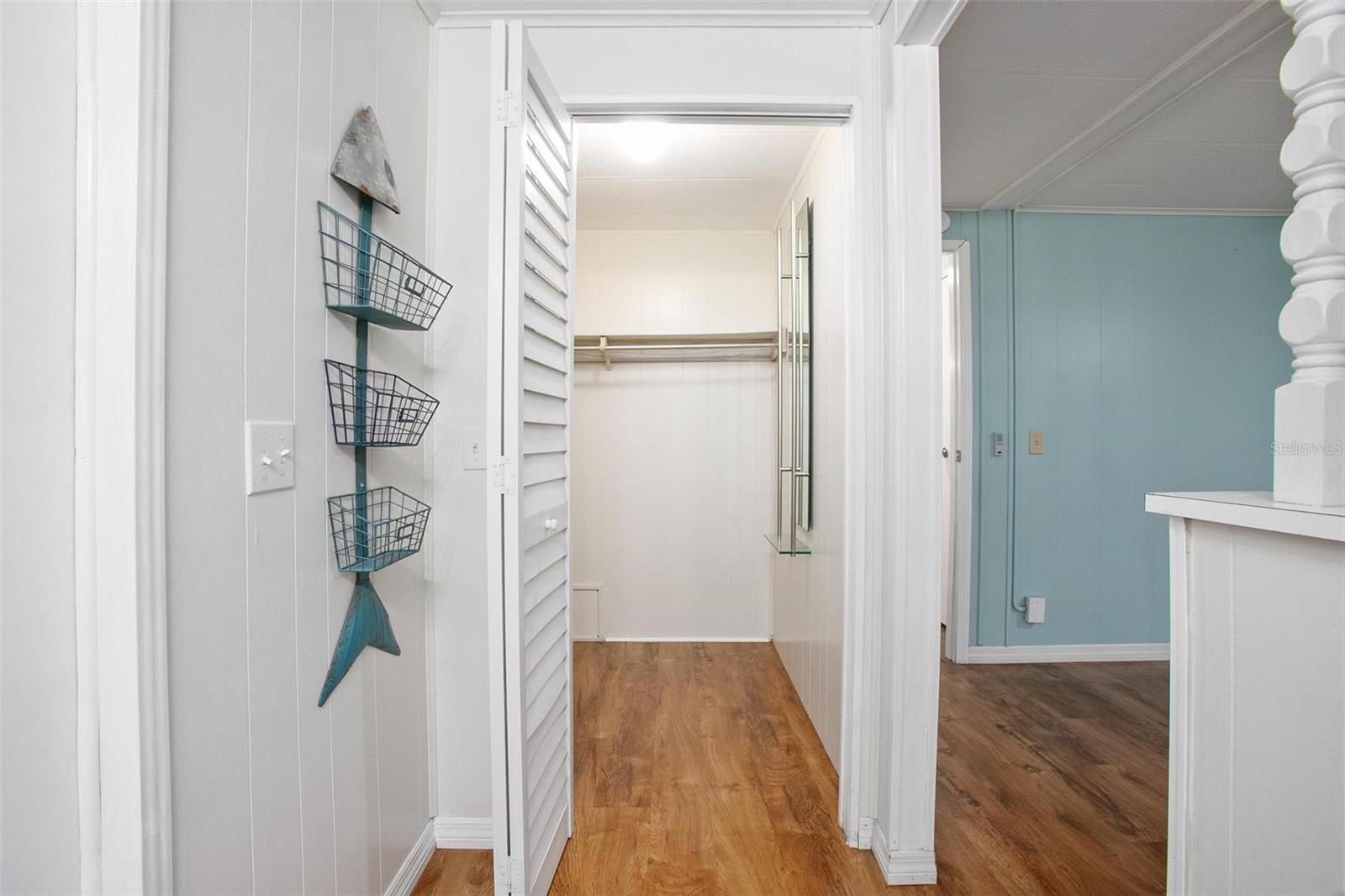 Image 23 of 45 For 24007 River Road