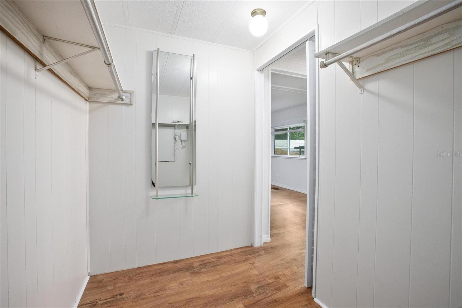 Image 25 of 45 For 24007 River Road