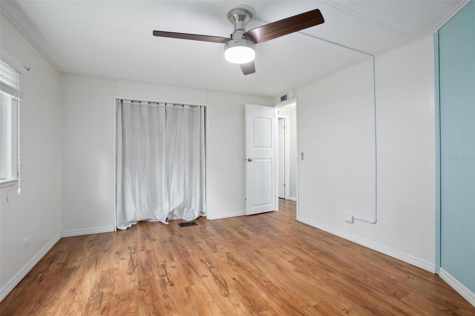 Image 26 of 45 For 24007 River Road