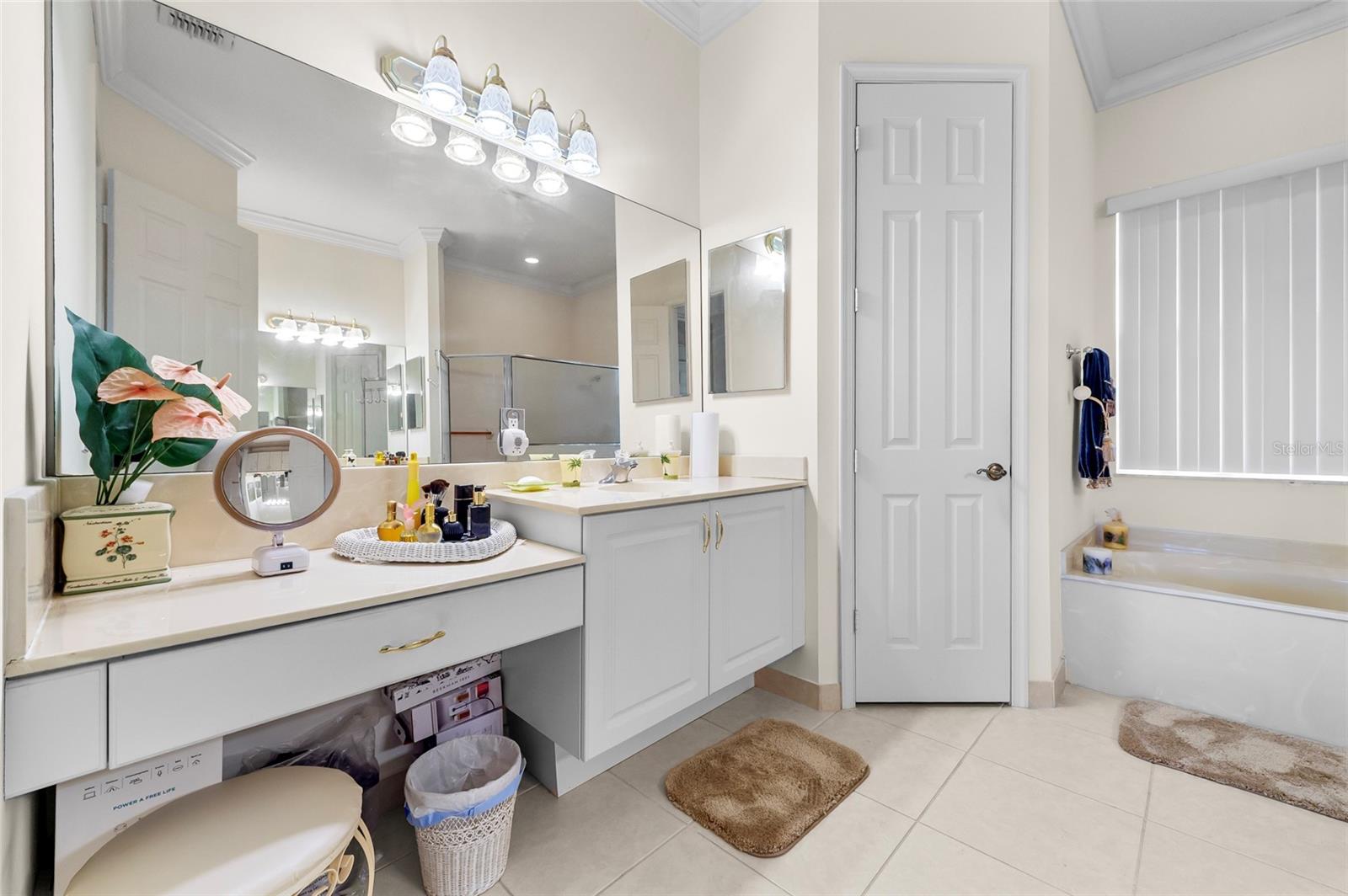 Image 10 of 33 For 172 Magnolia Lakes Boulevard