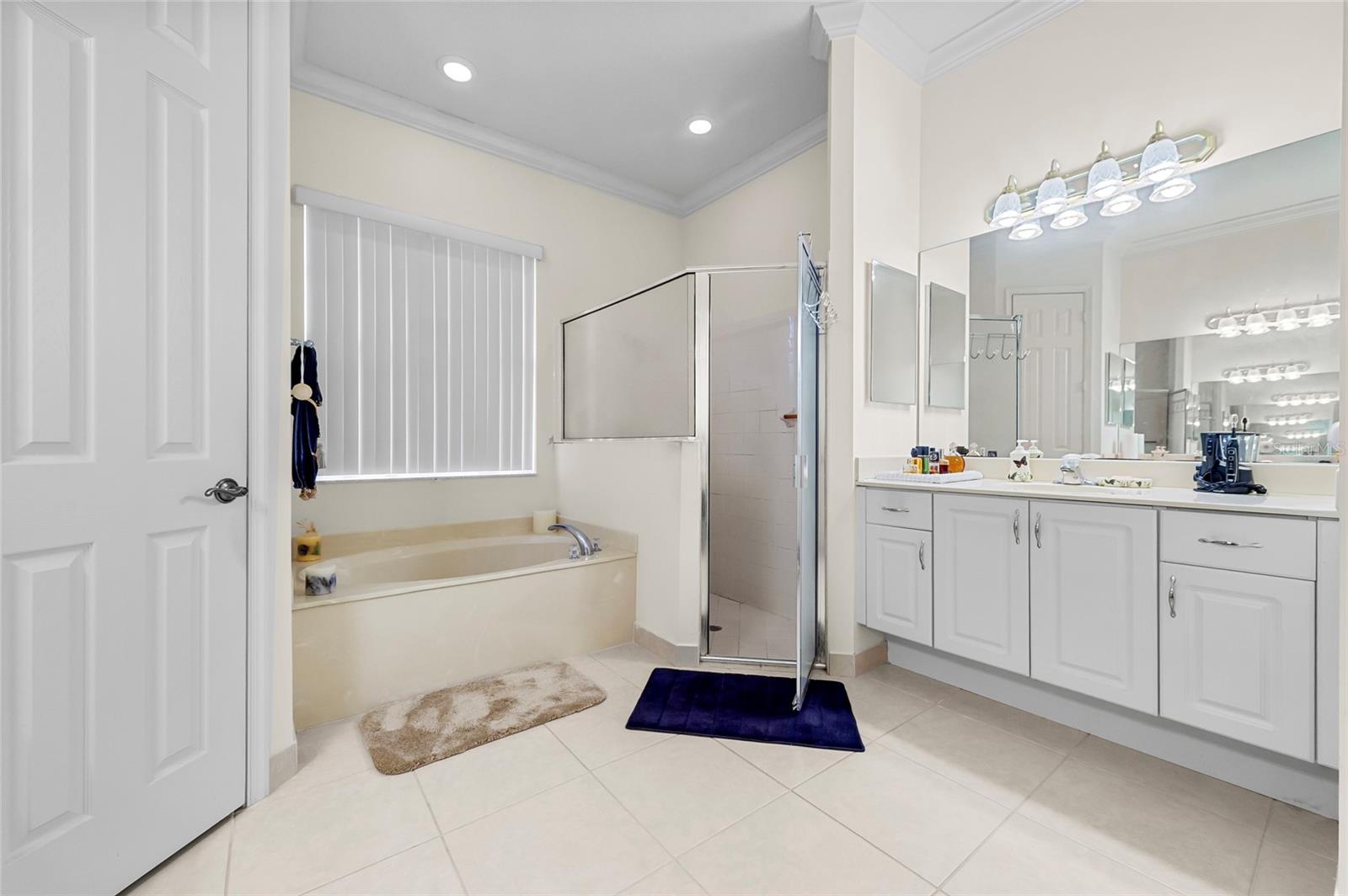 Image 11 of 33 For 172 Magnolia Lakes Boulevard