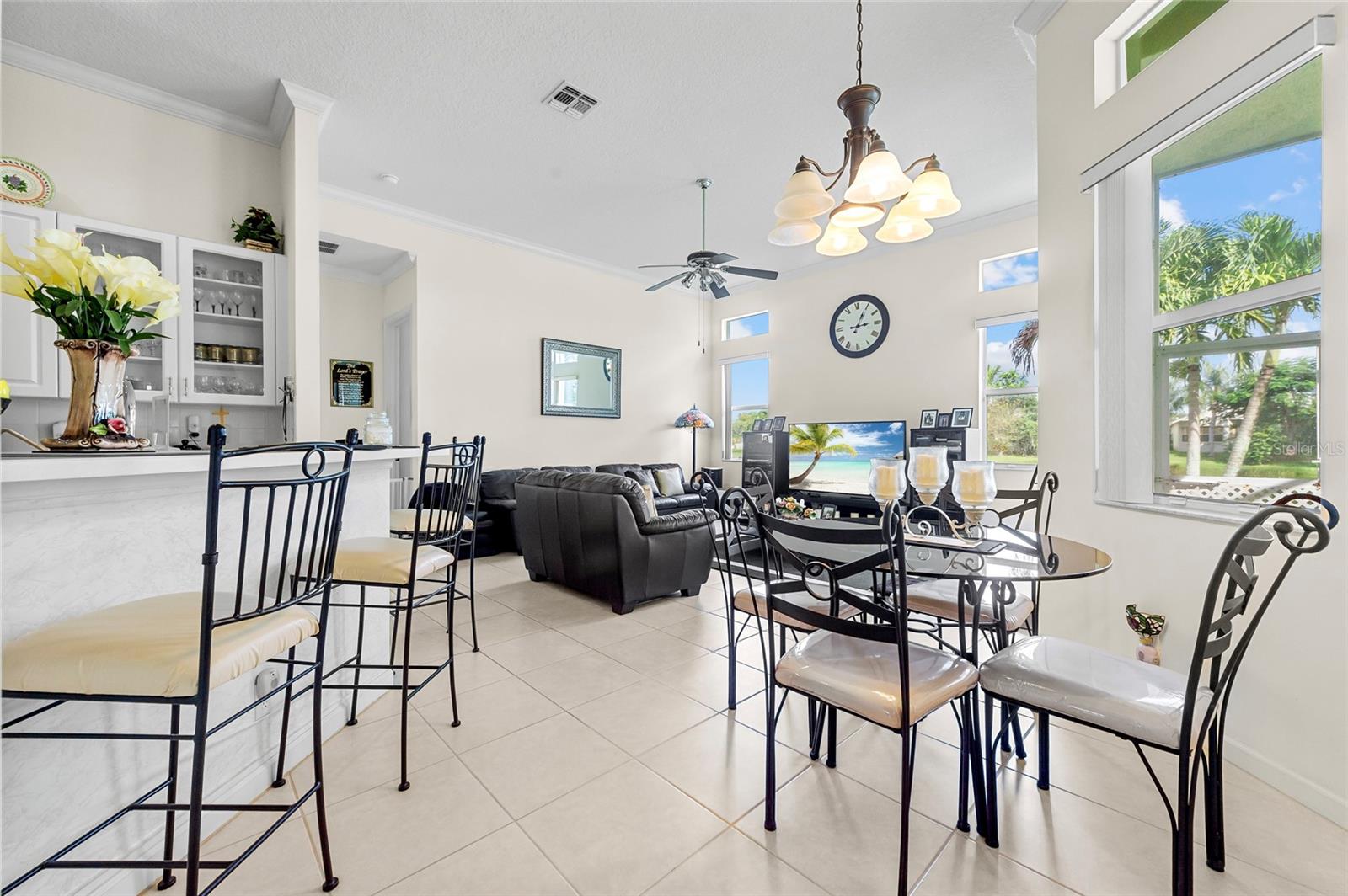 Image 13 of 33 For 172 Magnolia Lakes Boulevard