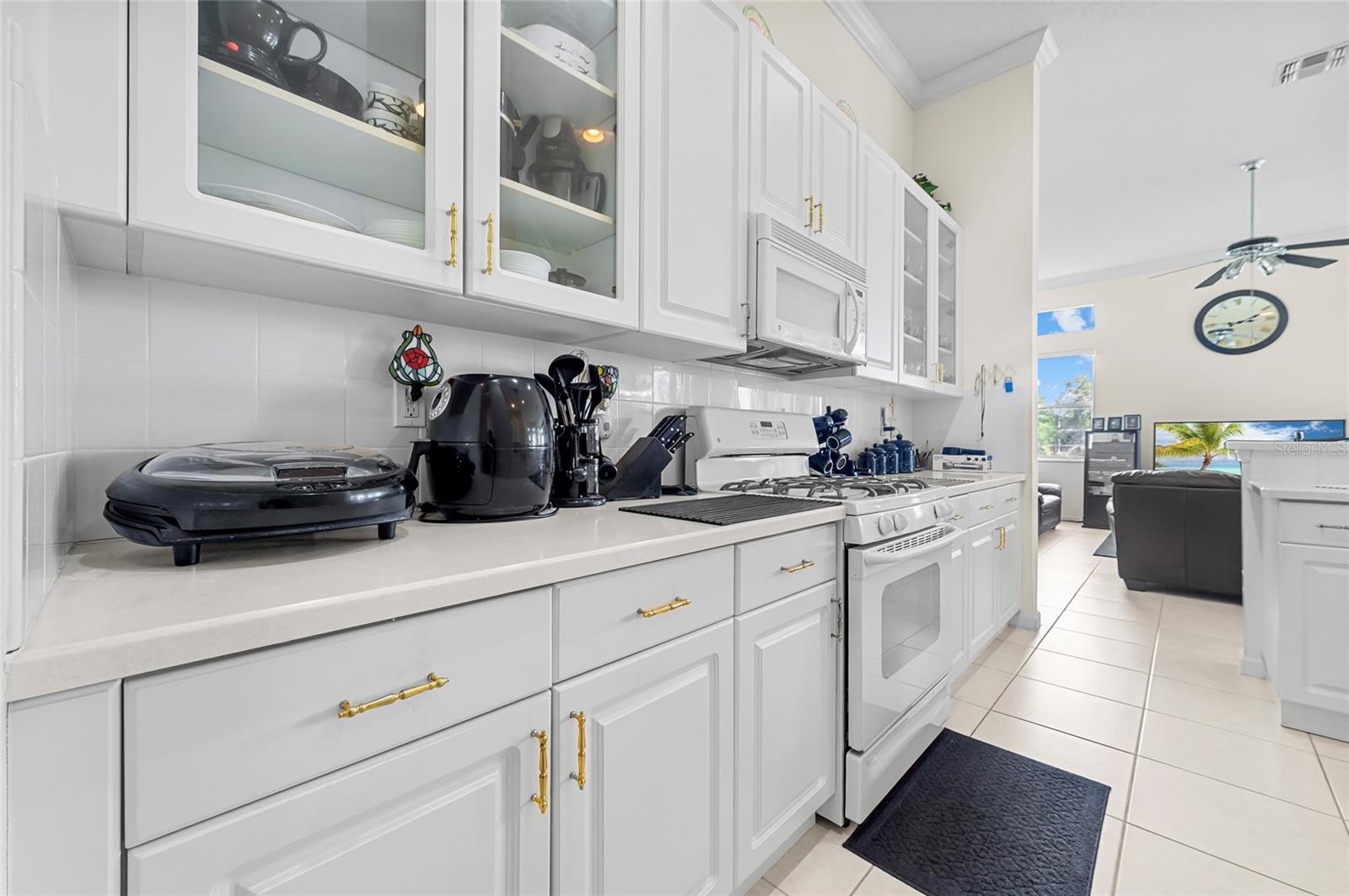 Image 15 of 33 For 172 Magnolia Lakes Boulevard