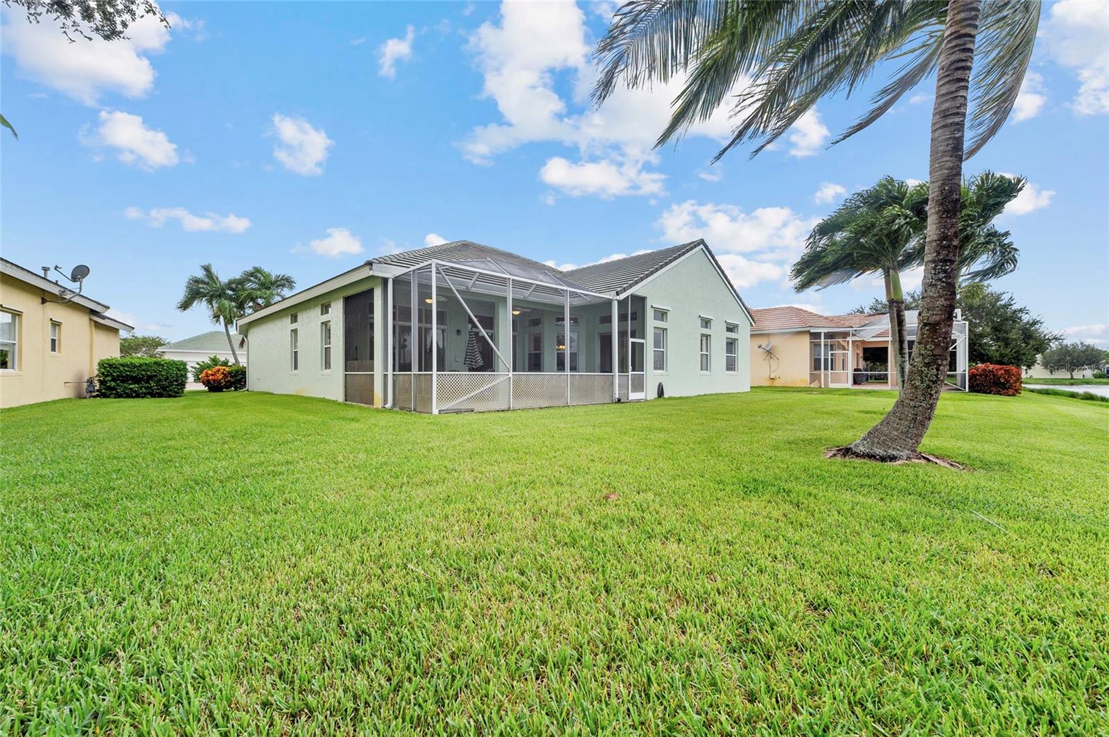 Image 31 of 33 For 172 Magnolia Lakes Boulevard