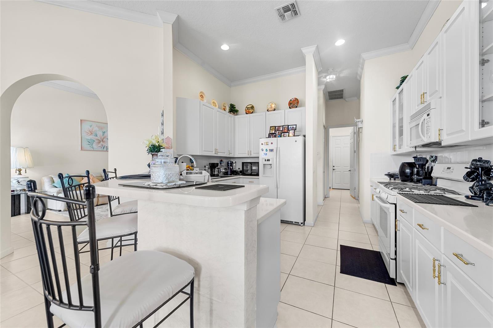 Image 9 of 33 For 172 Magnolia Lakes Boulevard