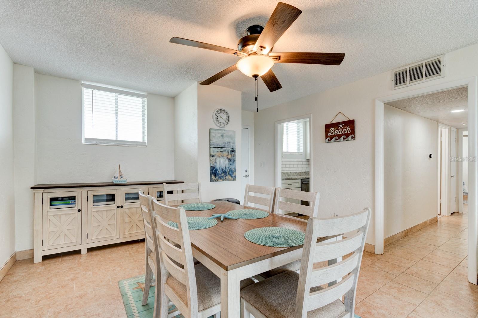 Image 6 of 26 For 2727 Atlantic Avenue 4120