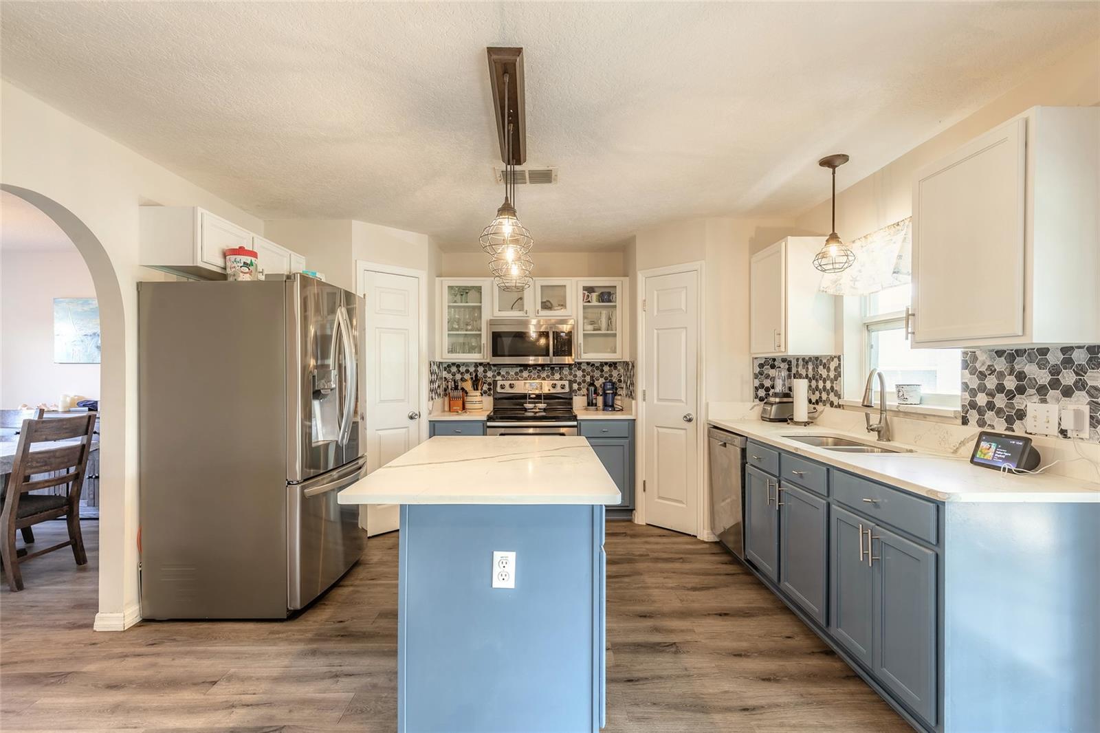 Image 10 of 59 For 216 Stony Point Drive