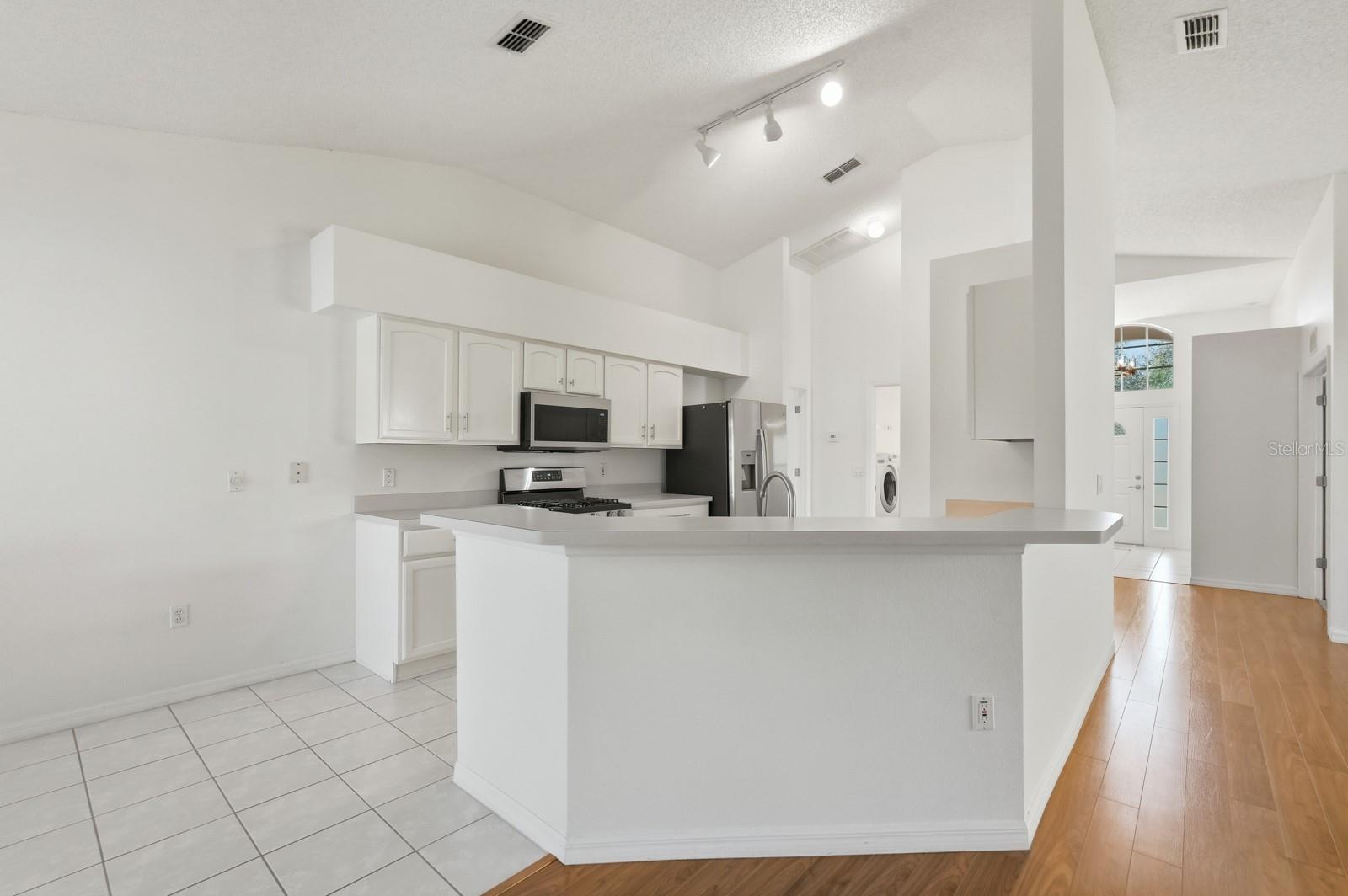 Image 12 of 53 For 168 Gala Circle