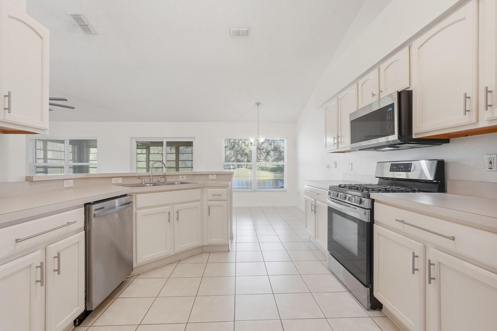 Image 17 of 53 For 168 Gala Circle