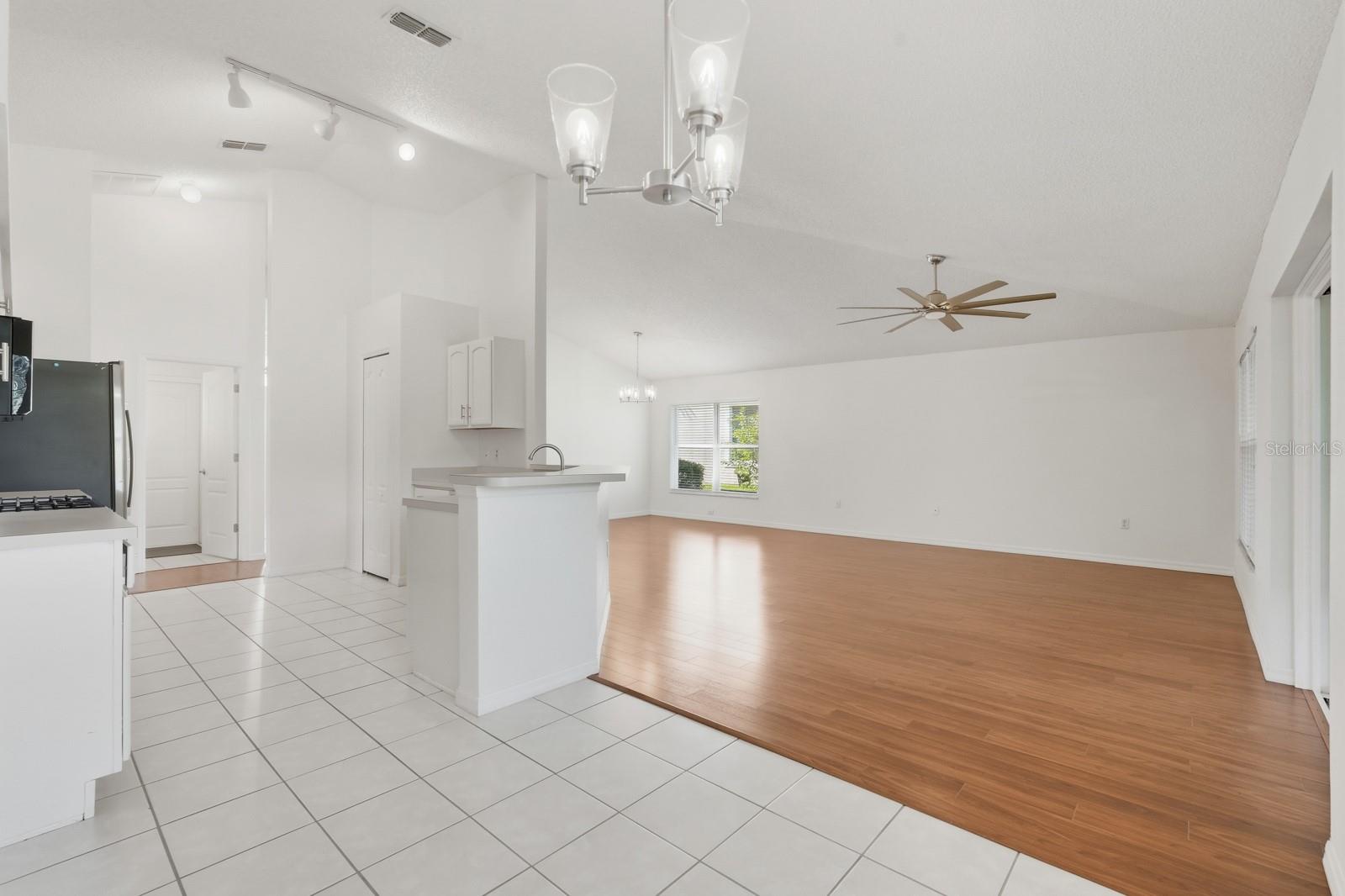 Image 22 of 53 For 168 Gala Circle