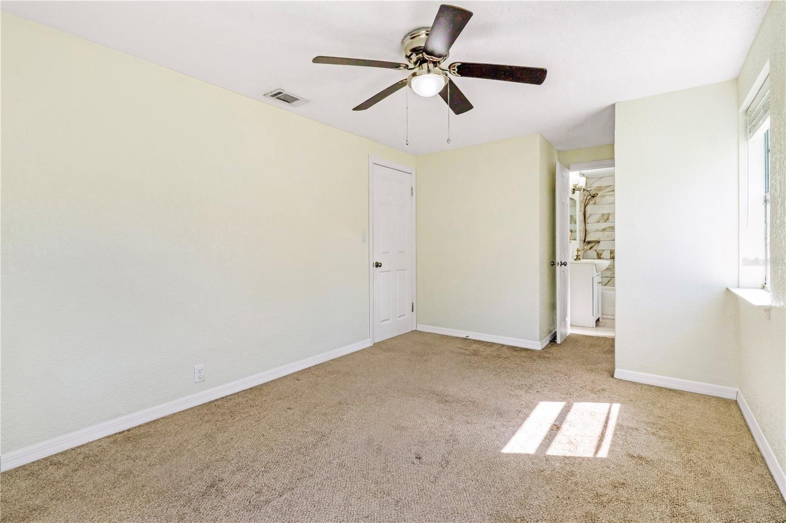 Image 15 of 26 For 137 Caracas Road