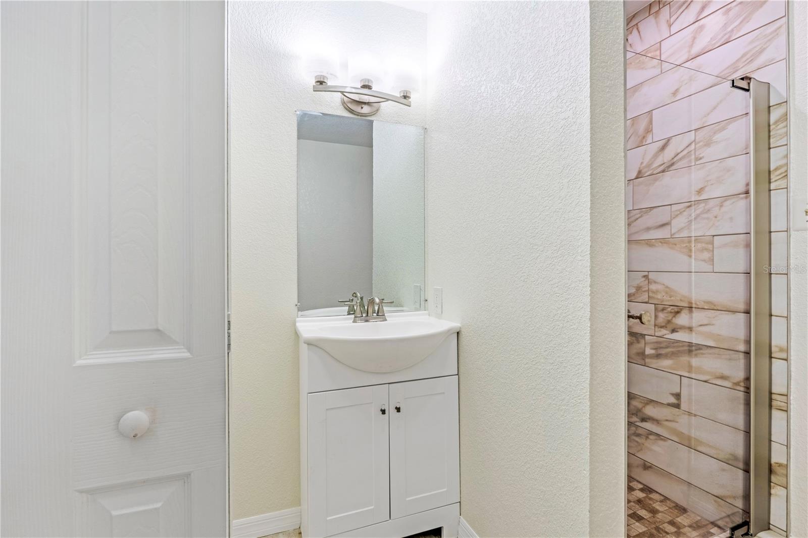 Image 7 of 26 For 137 Caracas Road