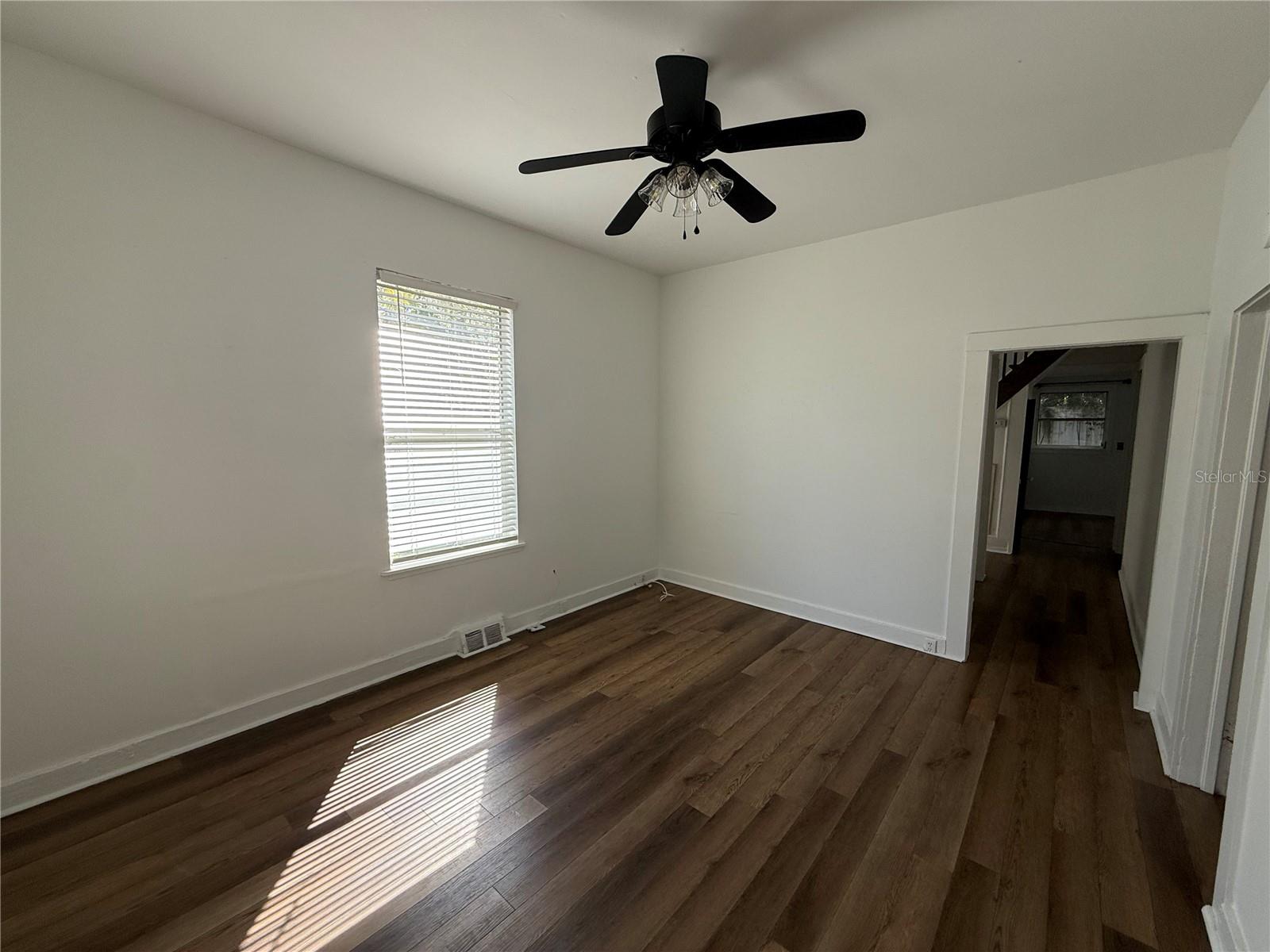 Image 7 of 21 For 304 Page Court