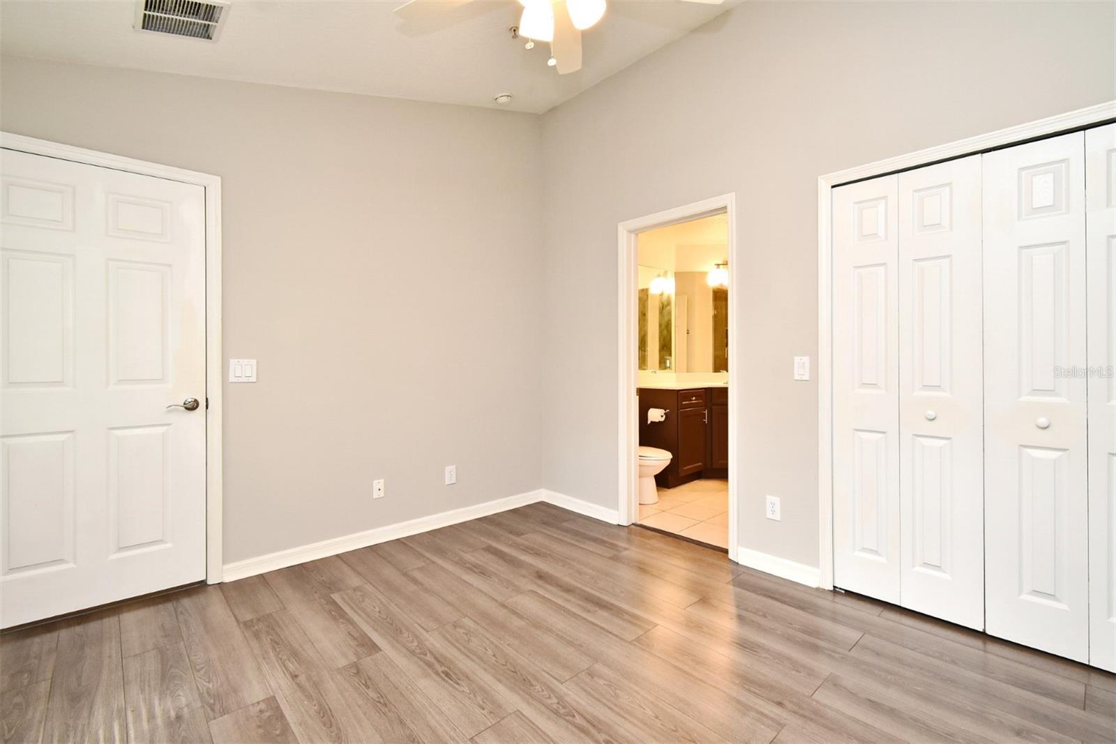 Image 11 of 28 For 10056 Regent Park Drive 2309