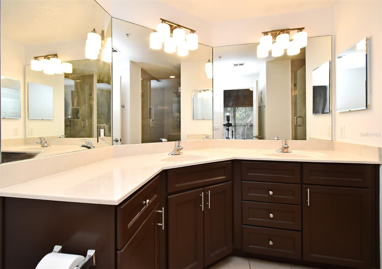 Image 13 of 28 For 10056 Regent Park Drive 2309