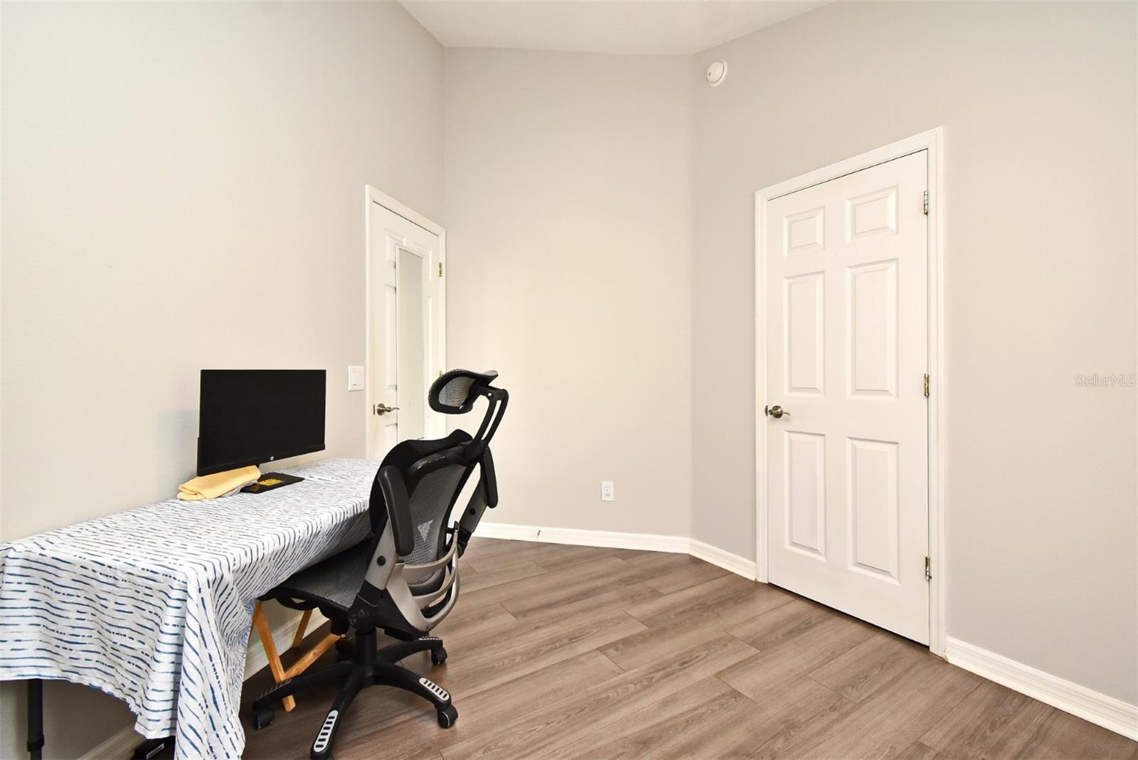 Image 15 of 28 For 10056 Regent Park Drive 2309