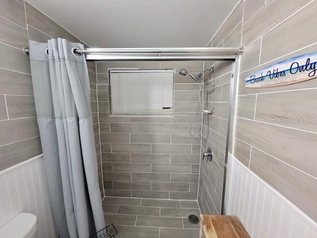 Image 10 of 13 For 406 Tyler Avenue 19