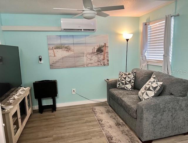 Image 5 of 13 For 406 Tyler Avenue 19