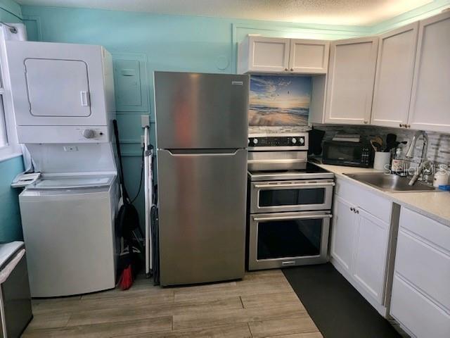 Image 6 of 13 For 406 Tyler Avenue 19