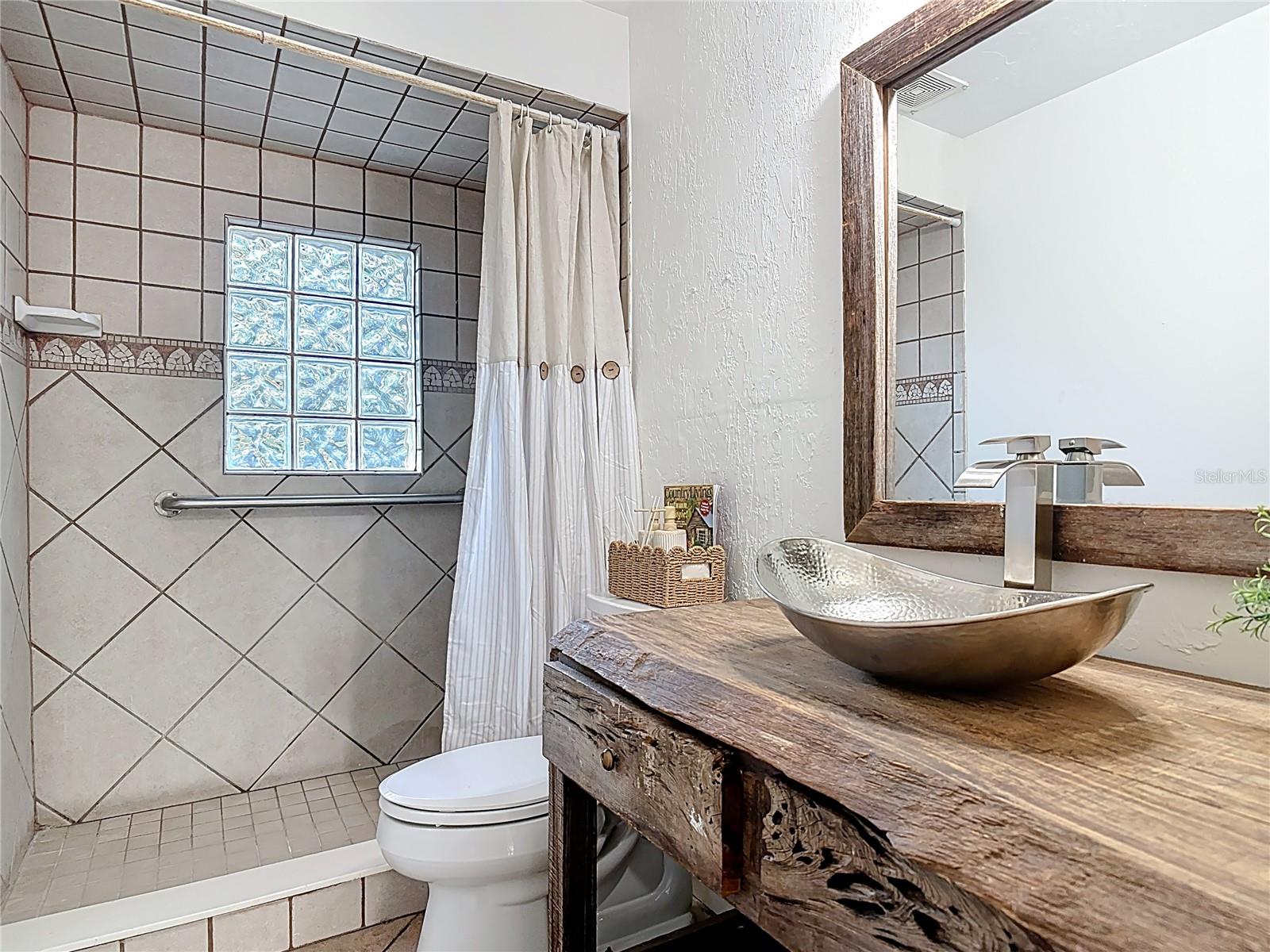 Image 11 of 13 For 1611 Caroline Drive