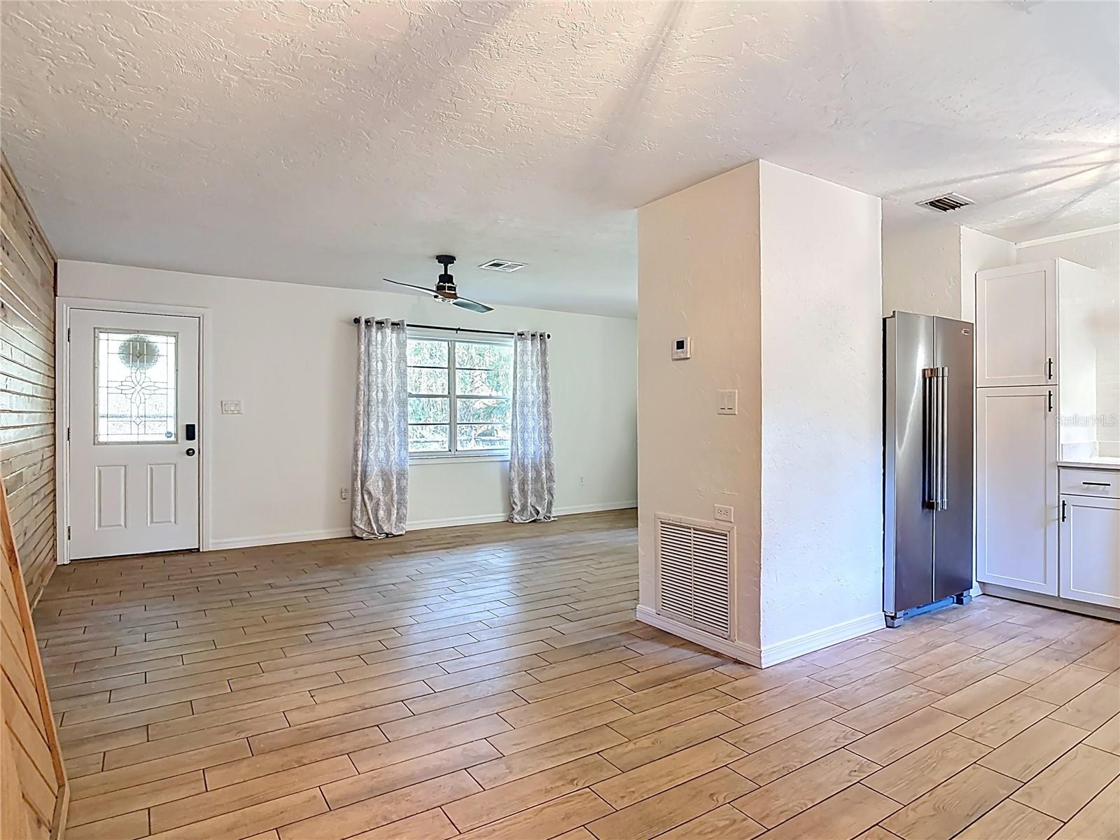 Image 4 of 13 For 1611 Caroline Drive