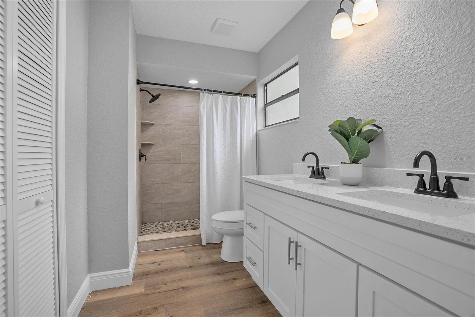 Image 19 of 31 For 418 Berwick Circle