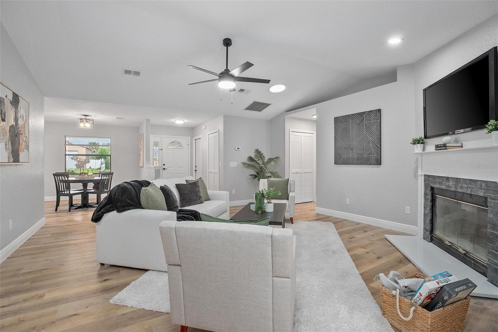 Image 7 of 31 For 418 Berwick Circle