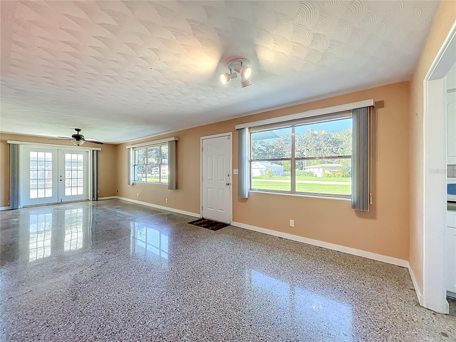 Image 5 of 46 For 1401 Orange Tree Drive