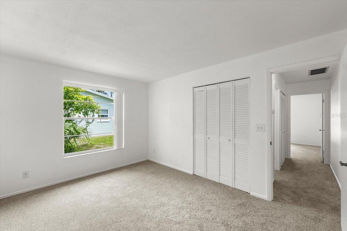 Image 18 of 41 For 36 Dresden Circle