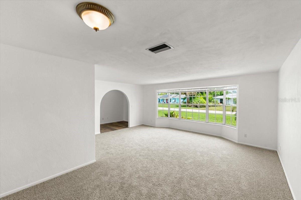 Image 6 of 41 For 36 Dresden Circle