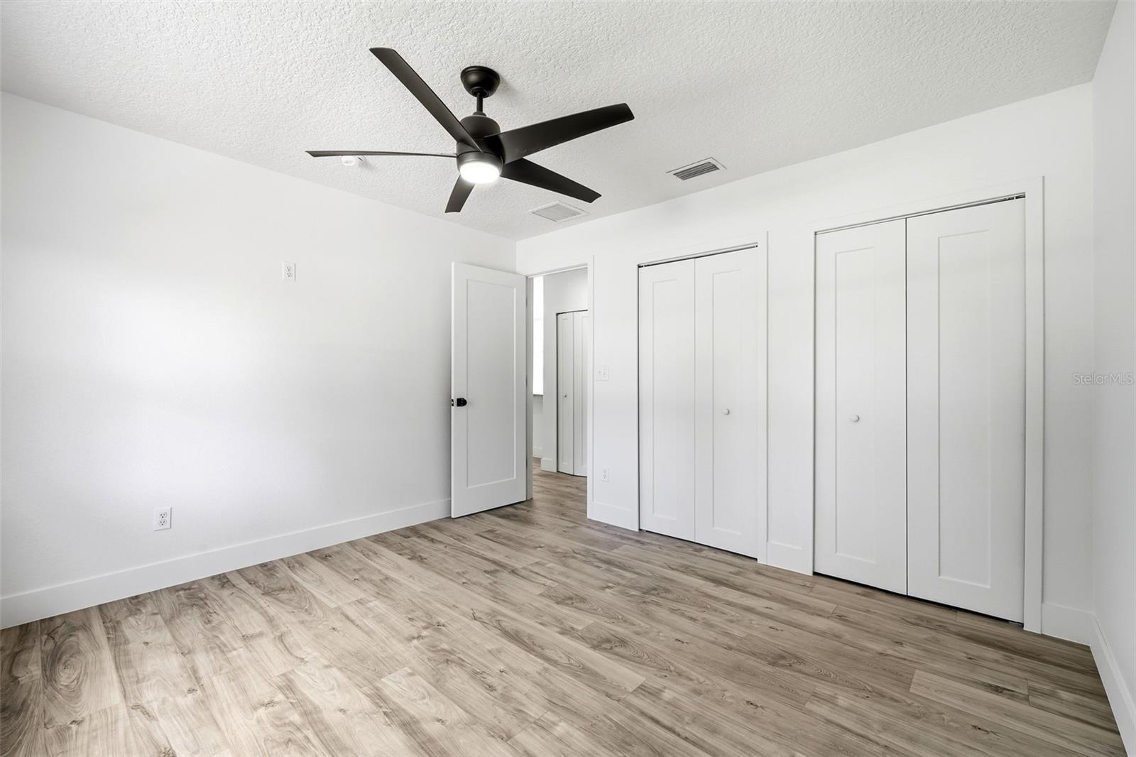 Image 16 of 22 For 900 Carpenter Avenue