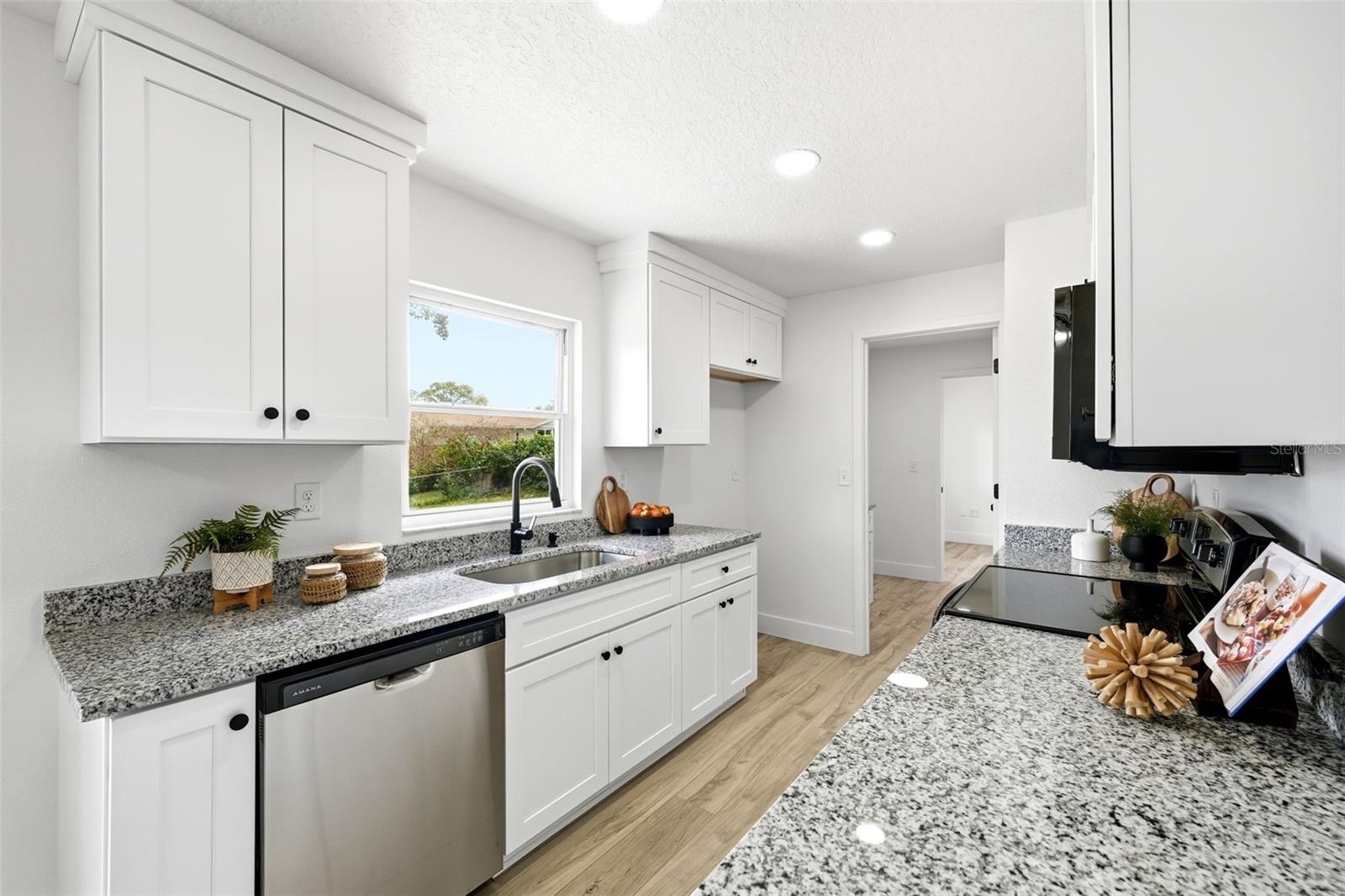Image 2 of 22 For 900 Carpenter Avenue