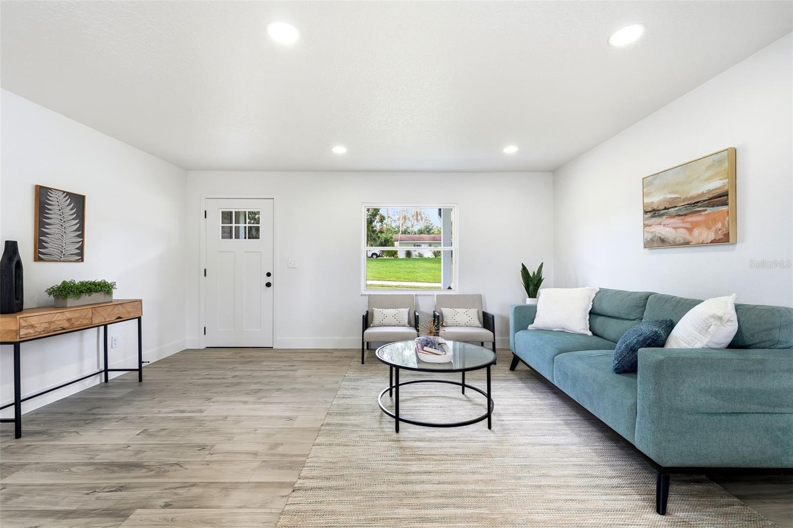 Image 9 of 22 For 900 Carpenter Avenue