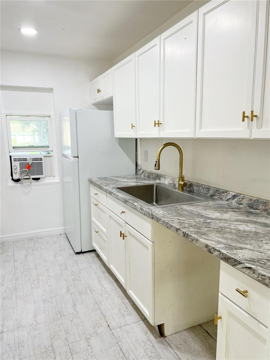 Image 10 of 14 For 2544 Clairmont Avenue