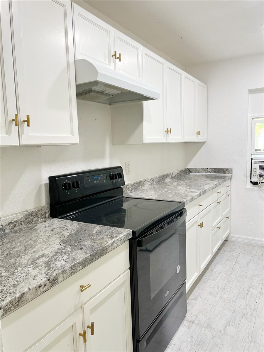 Image 9 of 14 For 2544 Clairmont Avenue