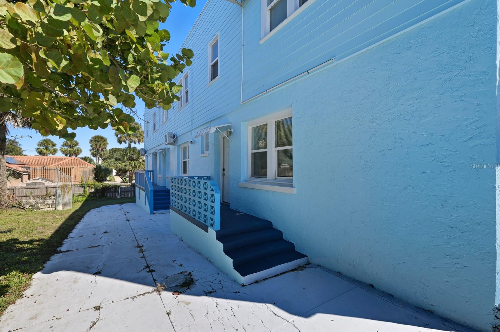 Image 15 of 89 For 149 Hollywood Avenue