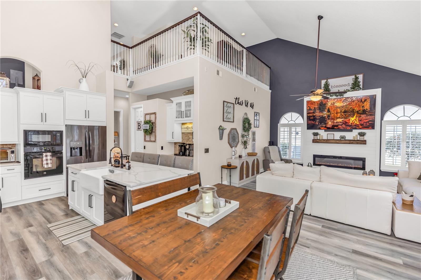 Image 15 of 62 For 169 Hawkcrest Court