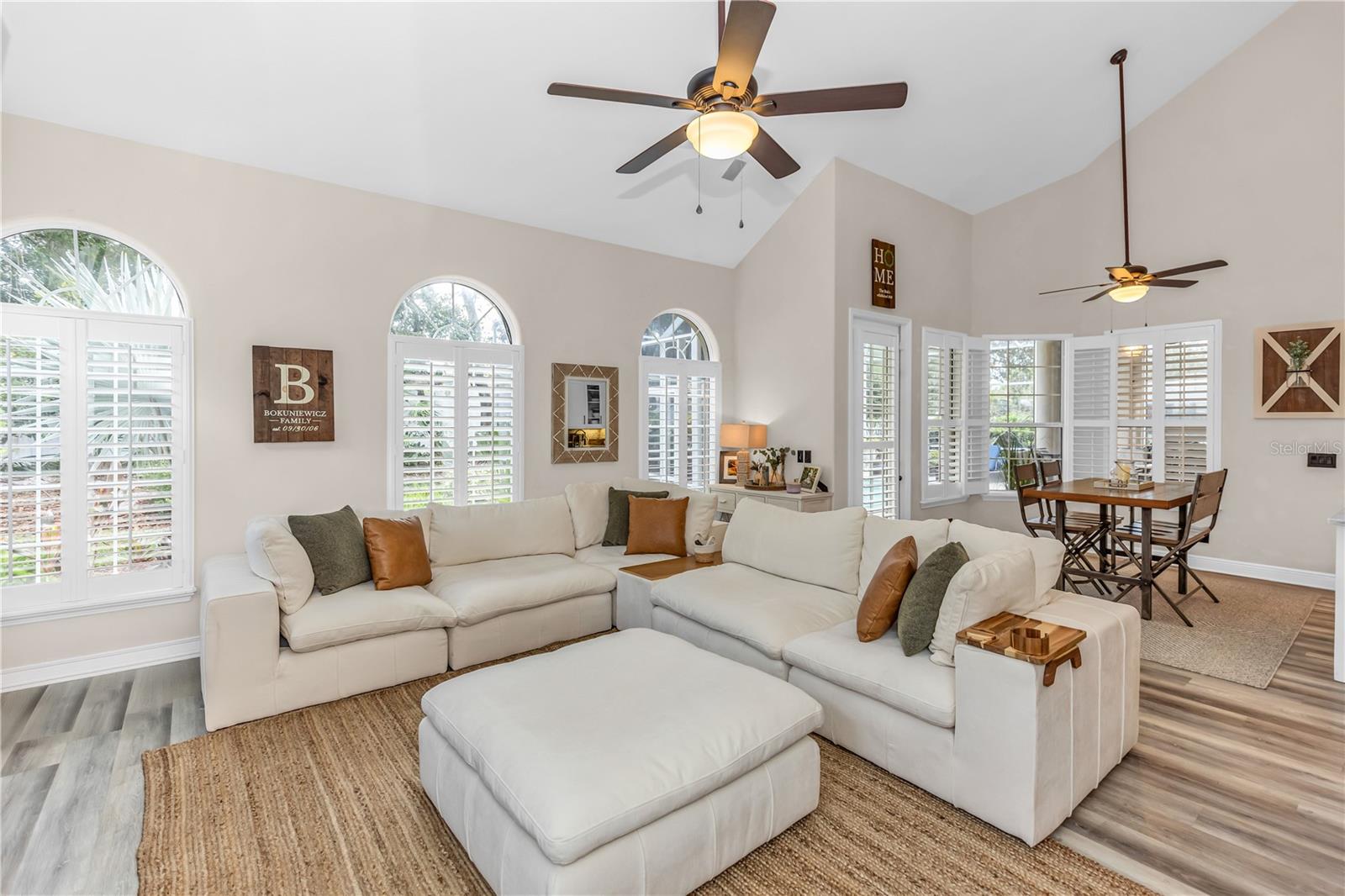 Image 18 of 62 For 169 Hawkcrest Court