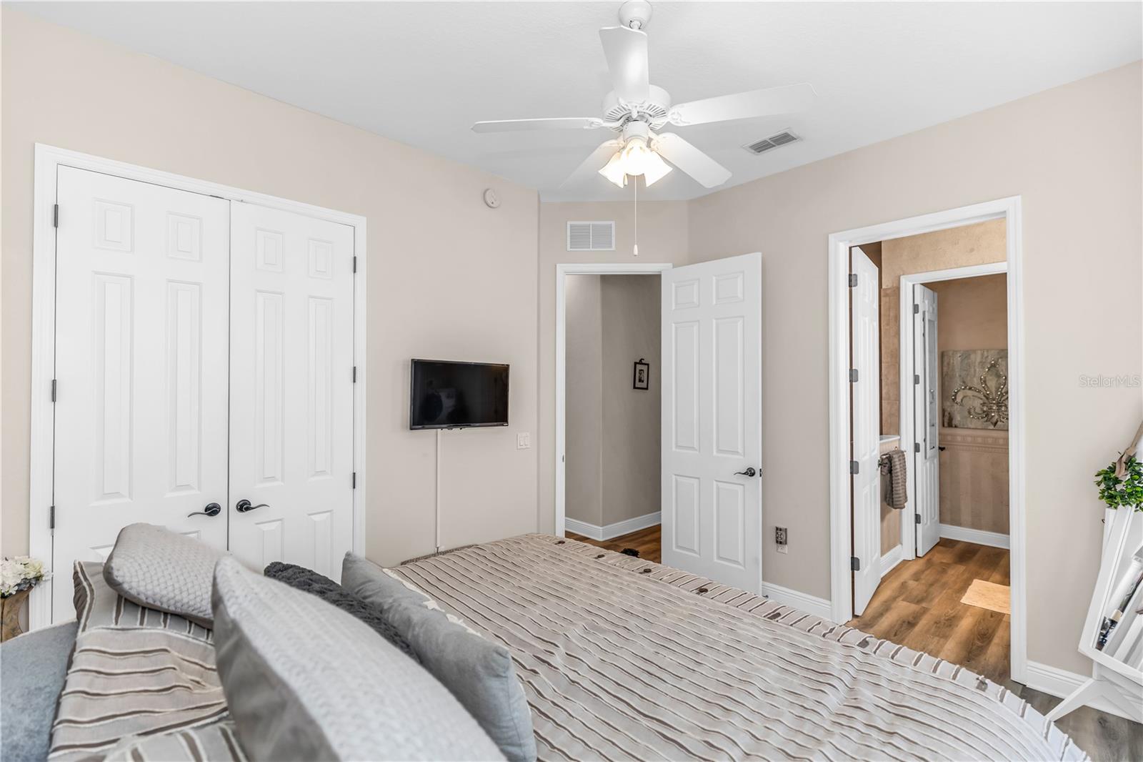 Image 34 of 62 For 169 Hawkcrest Court